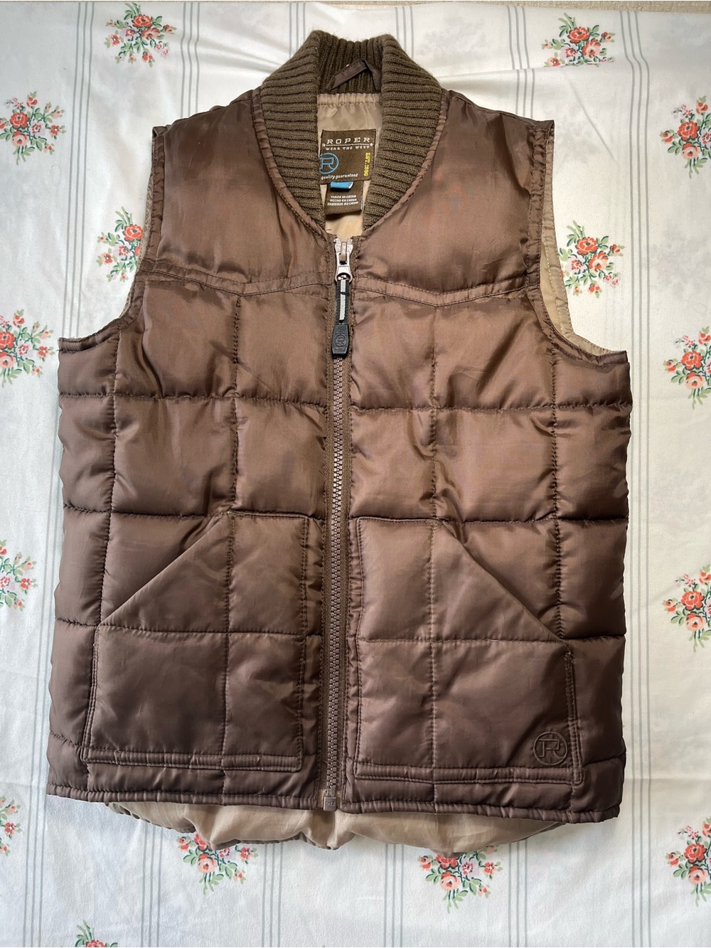 Roper Quilted Puffer Vest in Brown with Ribbed Collar